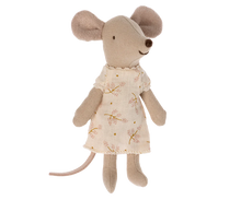 Load image into Gallery viewer, Nightgown for little sister mouse
