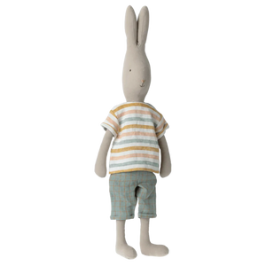 Rabbit size 4, Pants and shirt