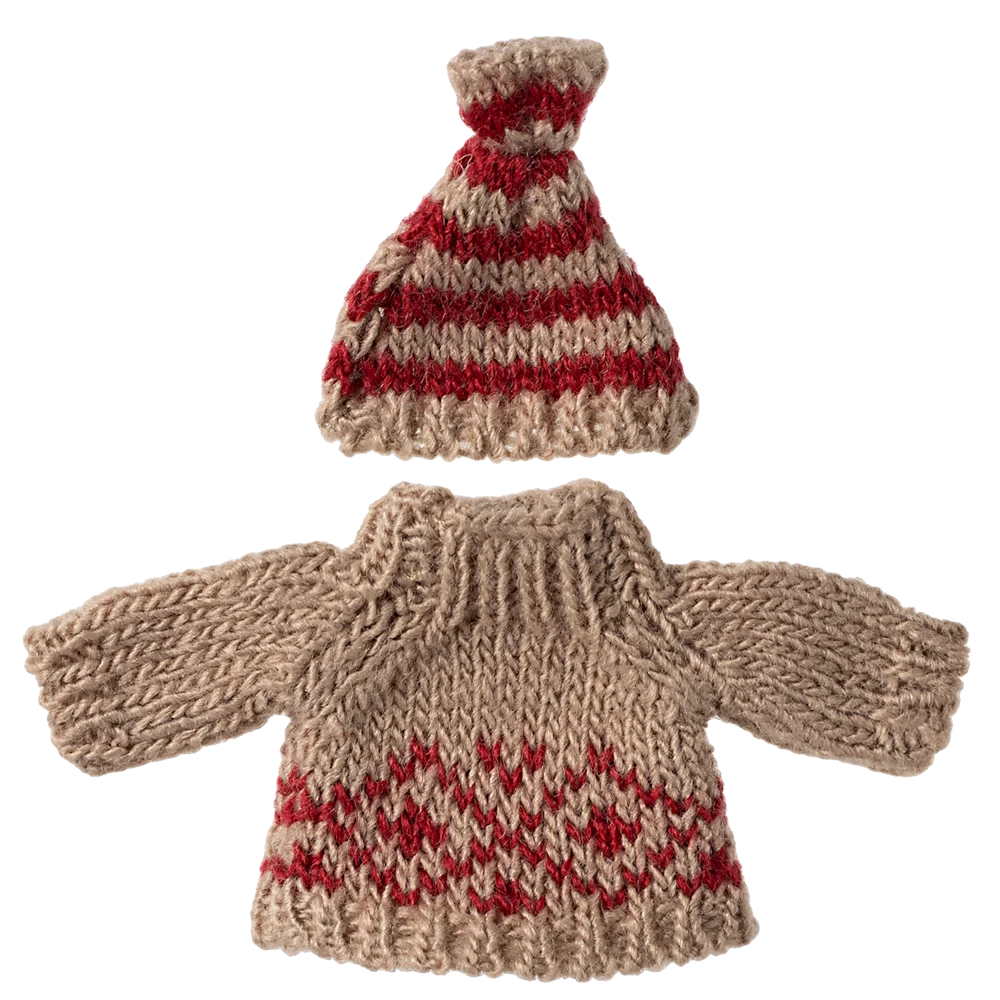 Knitted sweater and hat, Mum mouse