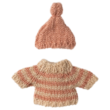 Load image into Gallery viewer, Knitted sweater and hat, Big sister mouse
