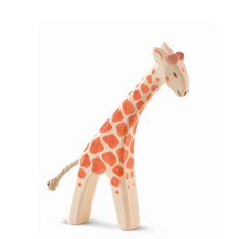 Load image into Gallery viewer, Giraffe small head low
